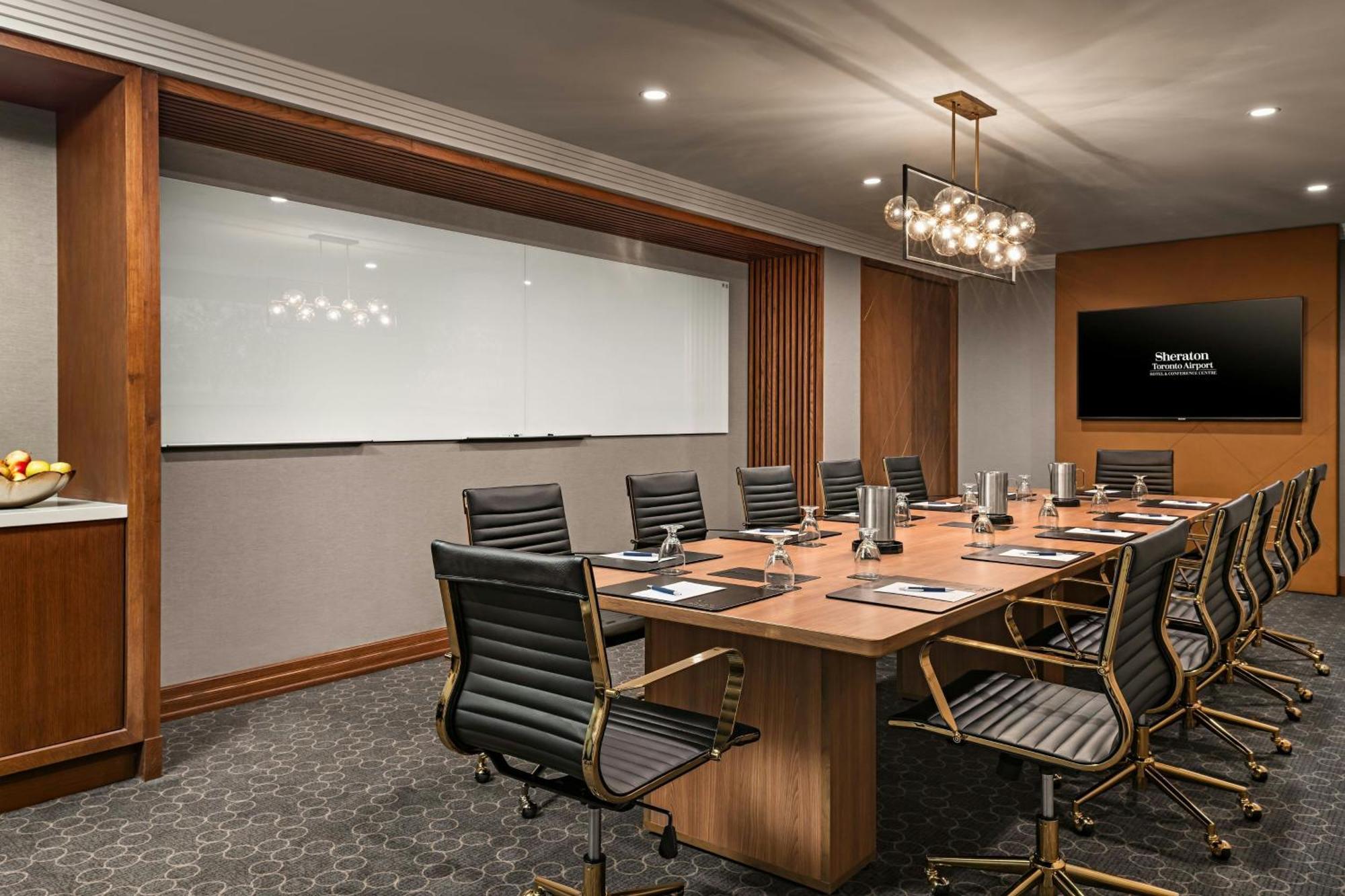 Sheraton Toronto Airport Hotel & Conference Centre Екстер'єр фото