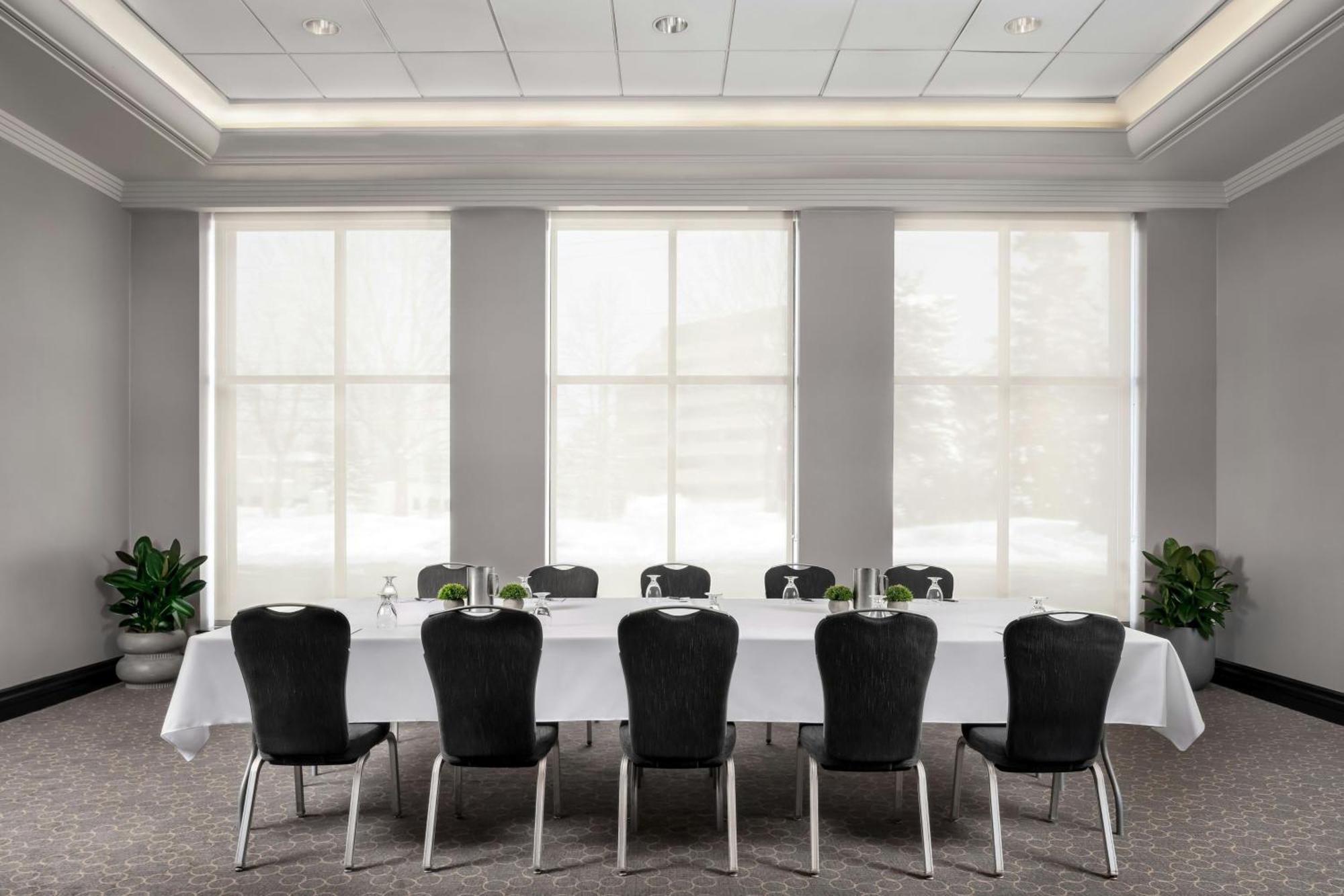 Sheraton Toronto Airport Hotel & Conference Centre Екстер'єр фото