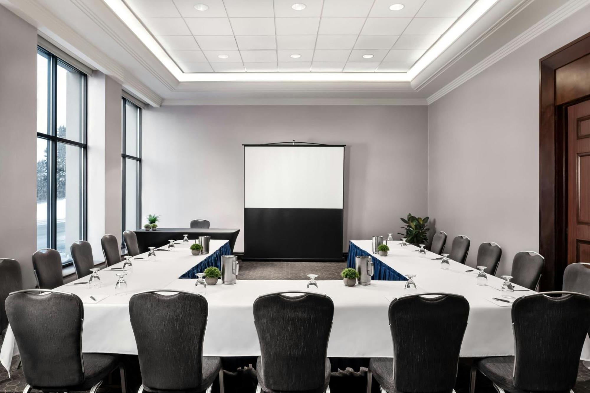 Sheraton Toronto Airport Hotel & Conference Centre Екстер'єр фото