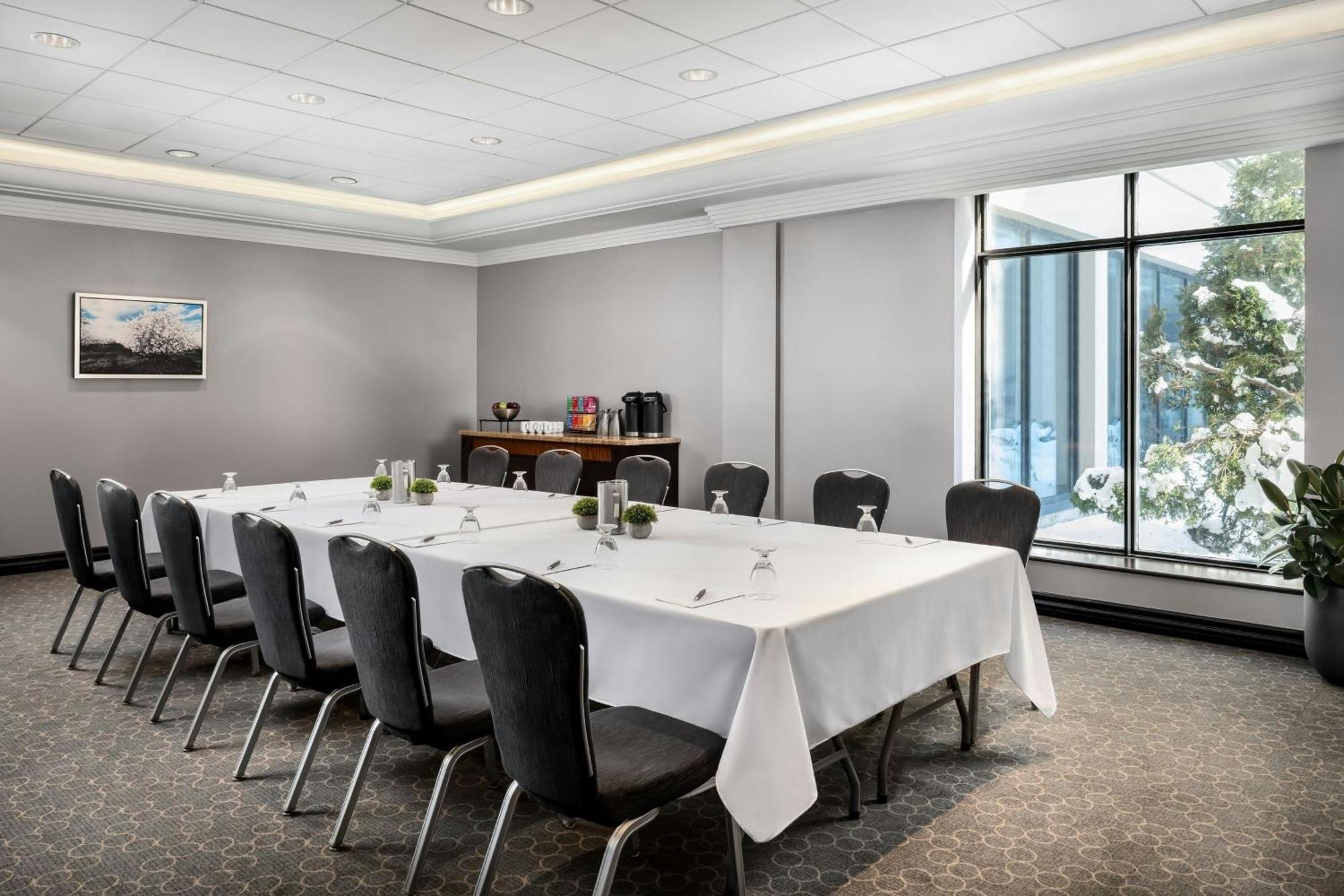 Sheraton Toronto Airport Hotel & Conference Centre Екстер'єр фото