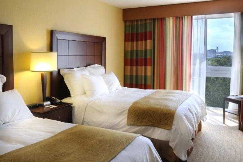 Sheraton Toronto Airport Hotel & Conference Centre Екстер'єр фото